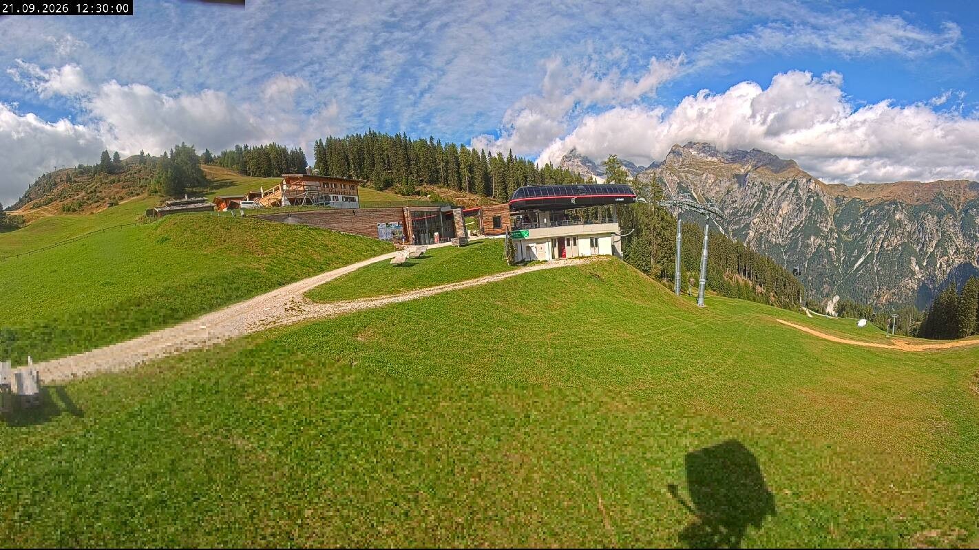 Archived image Webcam Top Station Ladurns gondola
