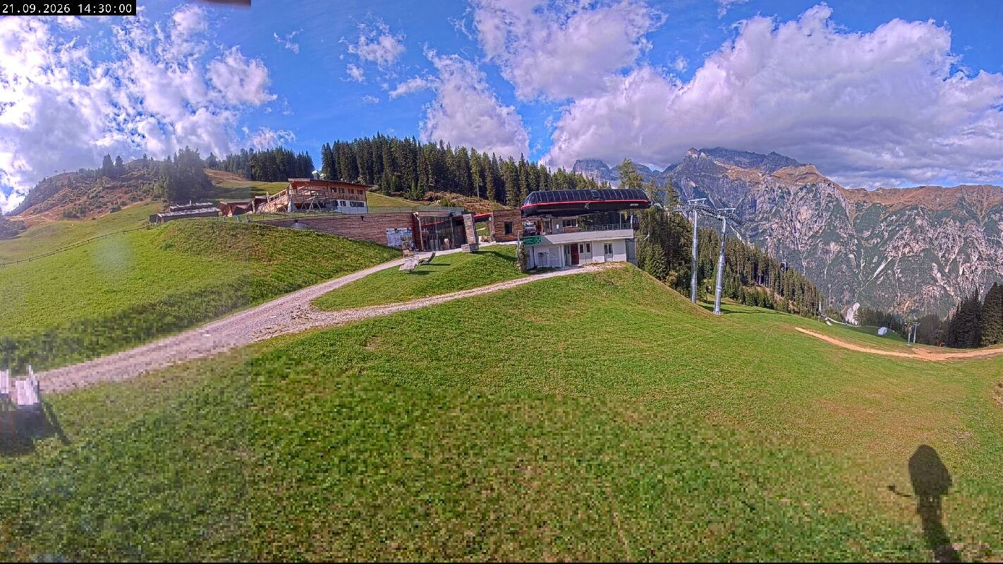 Archived image Webcam Top Station Ladurns gondola