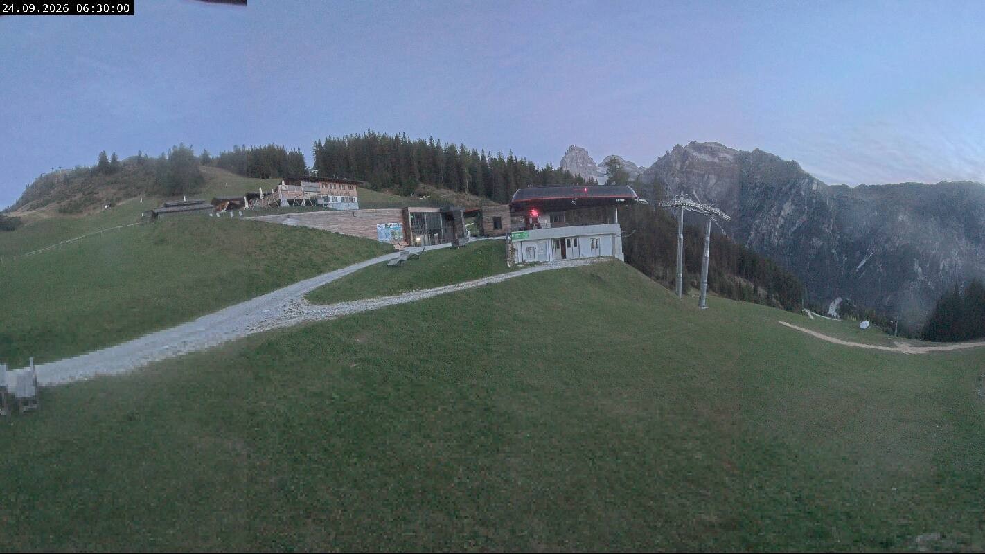 Archived image Webcam Top Station Ladurns gondola