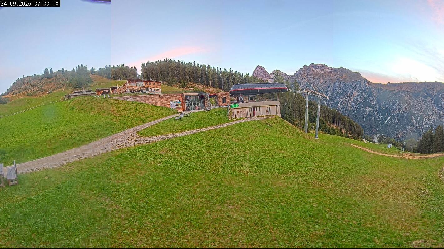 Archived image Webcam Top Station Ladurns gondola