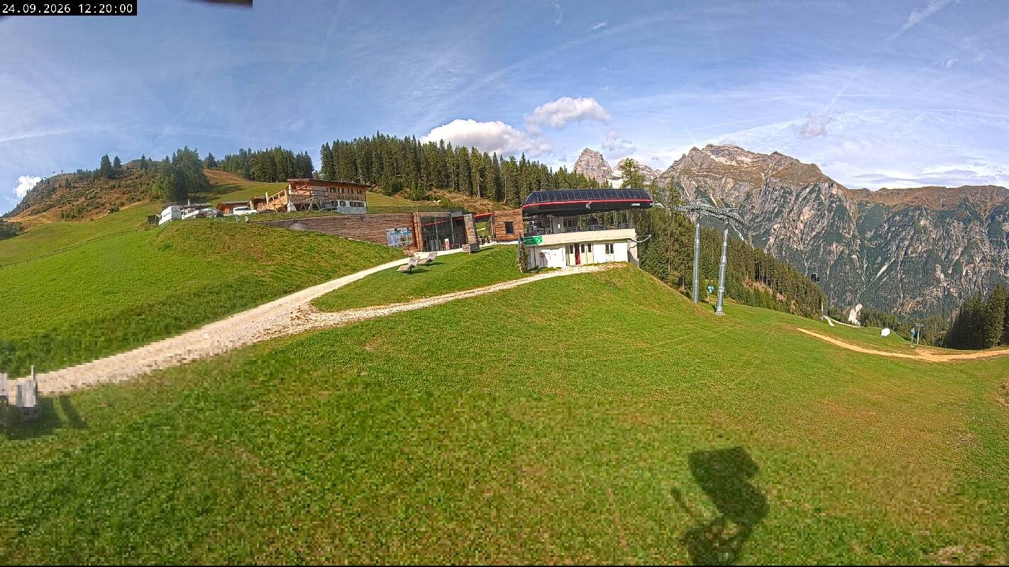 Archived image Webcam Top Station Ladurns gondola