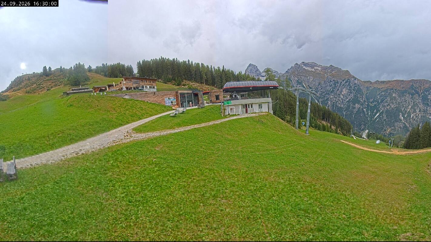 Archived image Webcam Top Station Ladurns gondola
