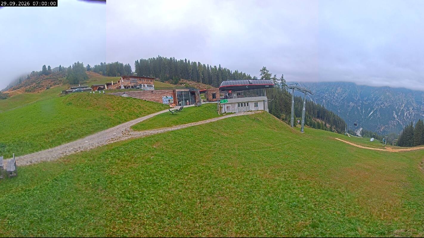 Archived image Webcam Top Station Ladurns gondola