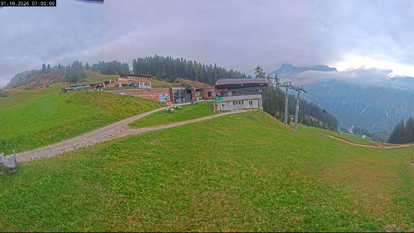 Archiv Foto Webcam Ladurns Gondelbahn Bergstation