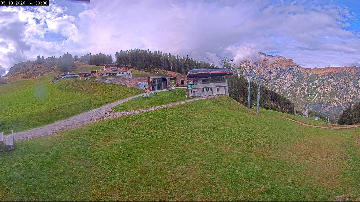 Archived image Webcam Top Station Ladurns gondola