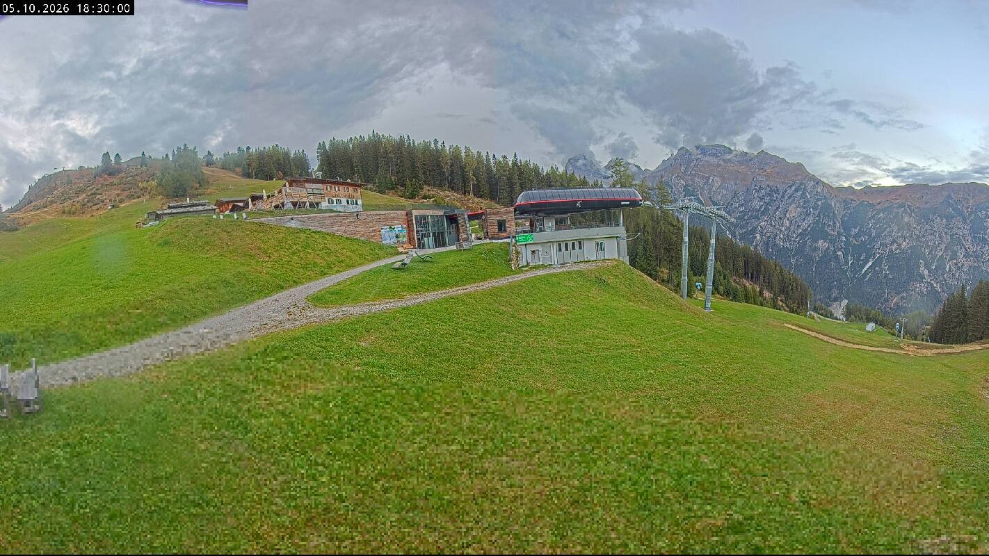 Archived image Webcam Top Station Ladurns gondola