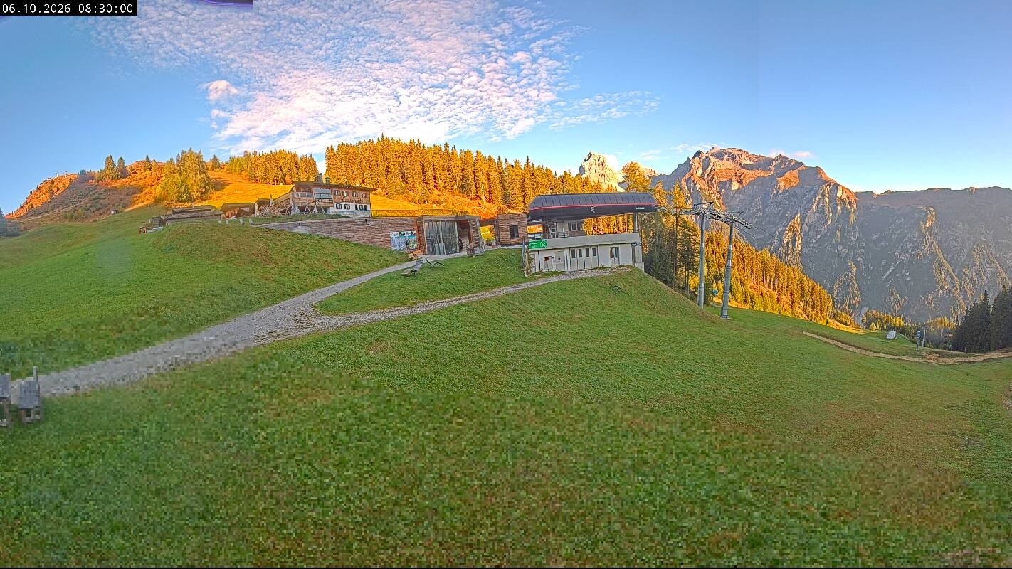 Archiv Foto Webcam Ladurns Gondelbahn Bergstation