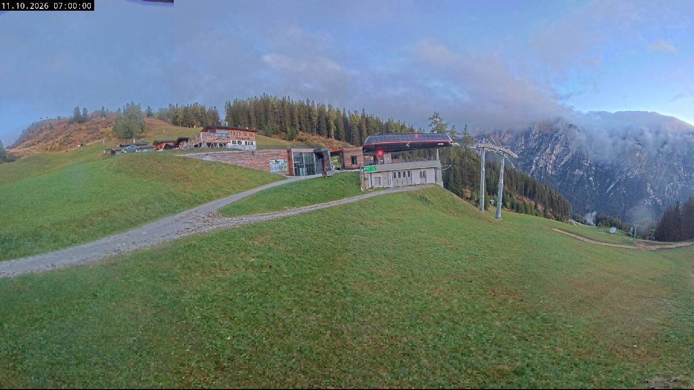 Archived image Webcam Top Station Ladurns gondola