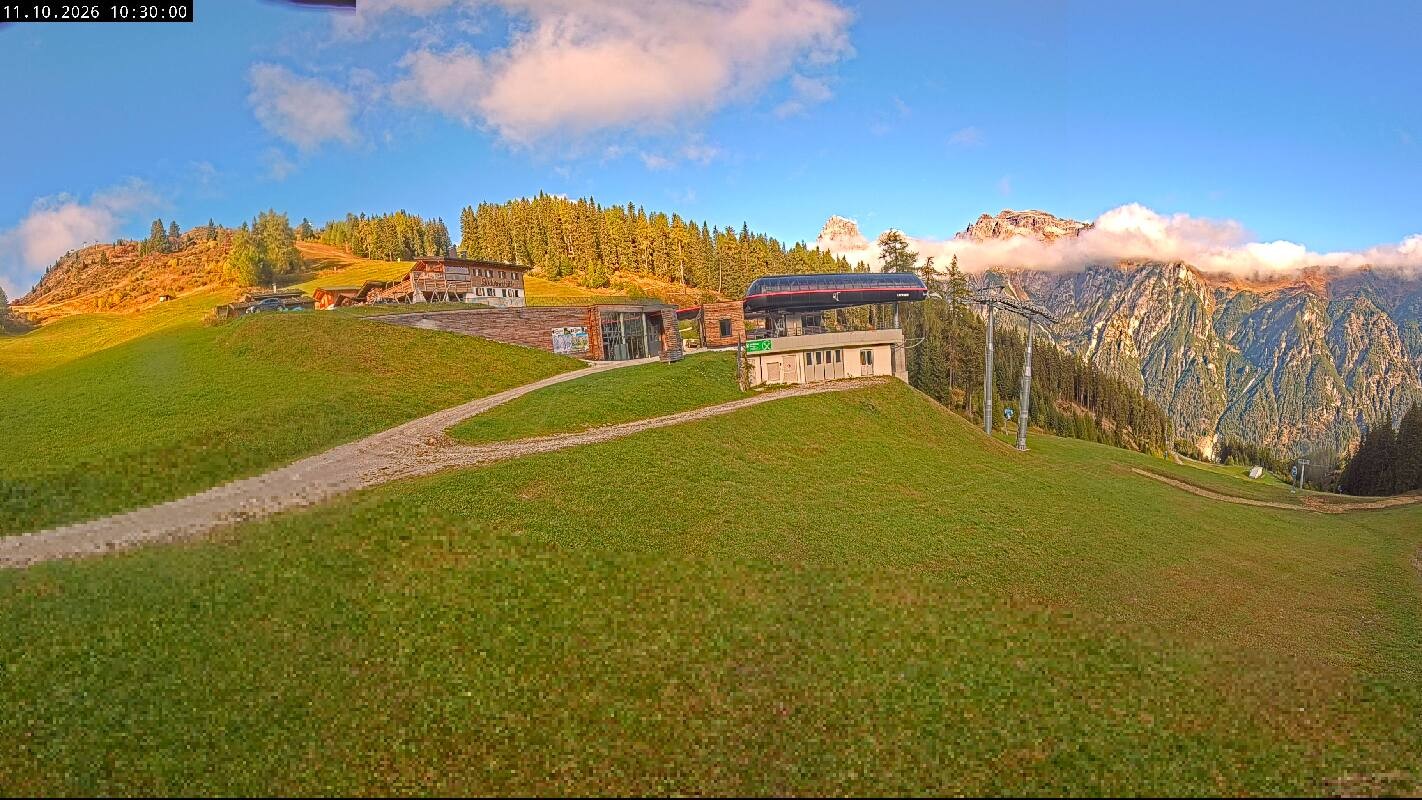 Archived image Webcam Top Station Ladurns gondola