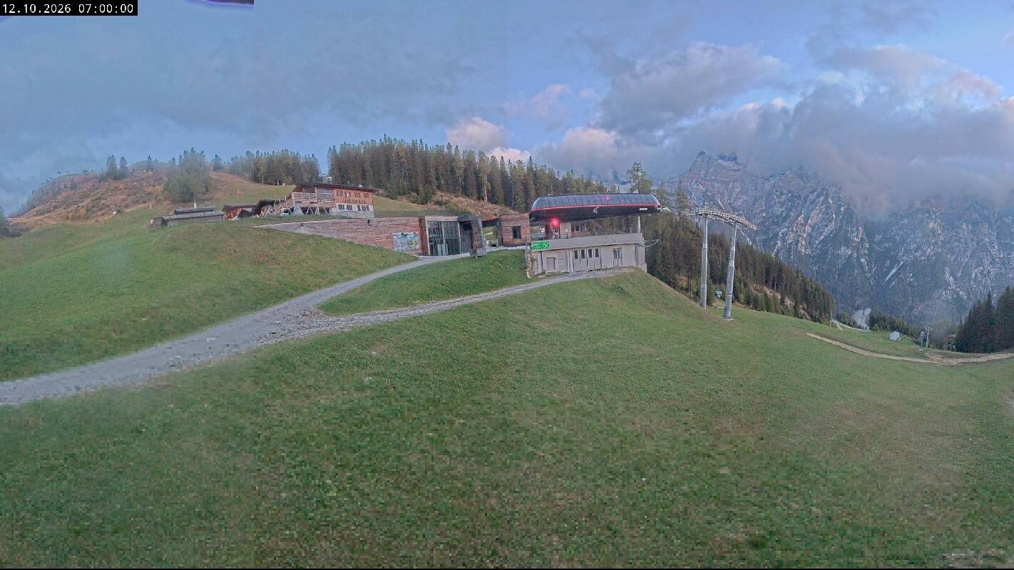Archived image Webcam Top Station Ladurns gondola