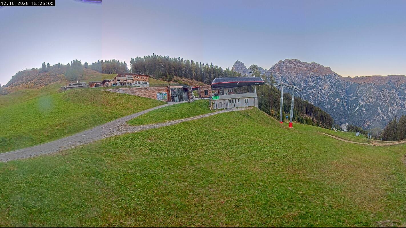 Archived image Webcam Top Station Ladurns gondola