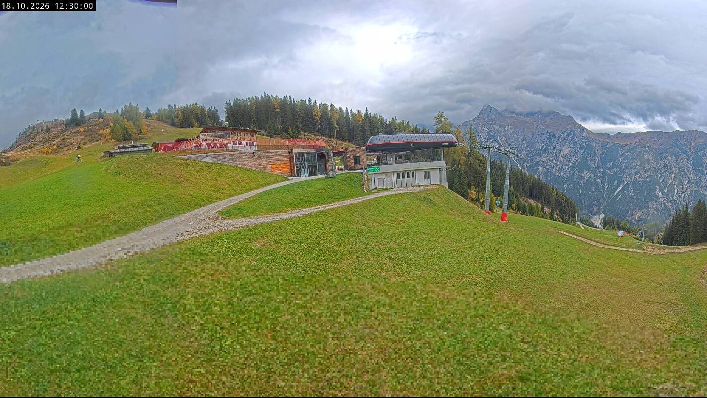 Archived image Webcam Top Station Ladurns gondola