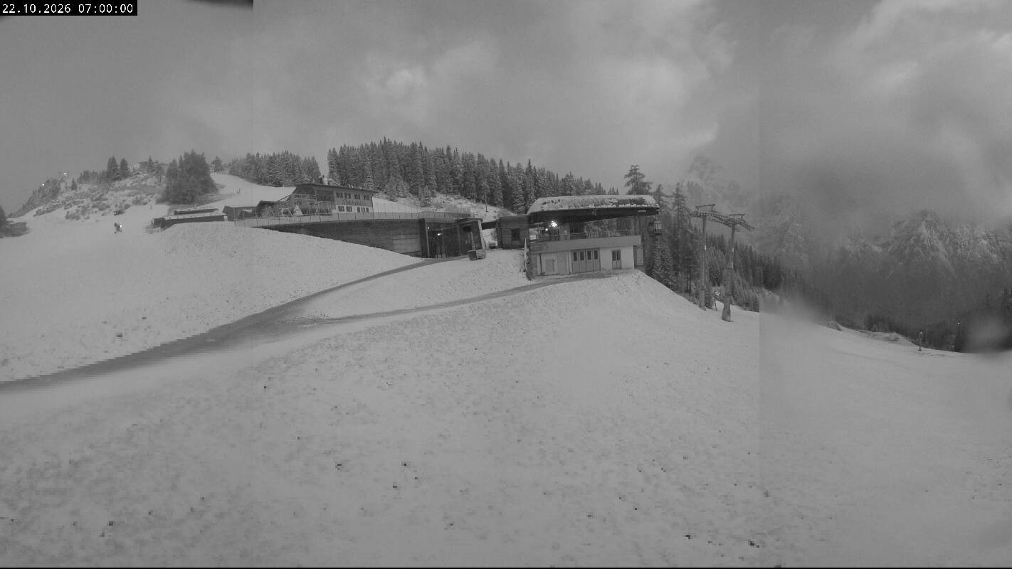 Archiv Foto Webcam Ladurns Gondelbahn Bergstation