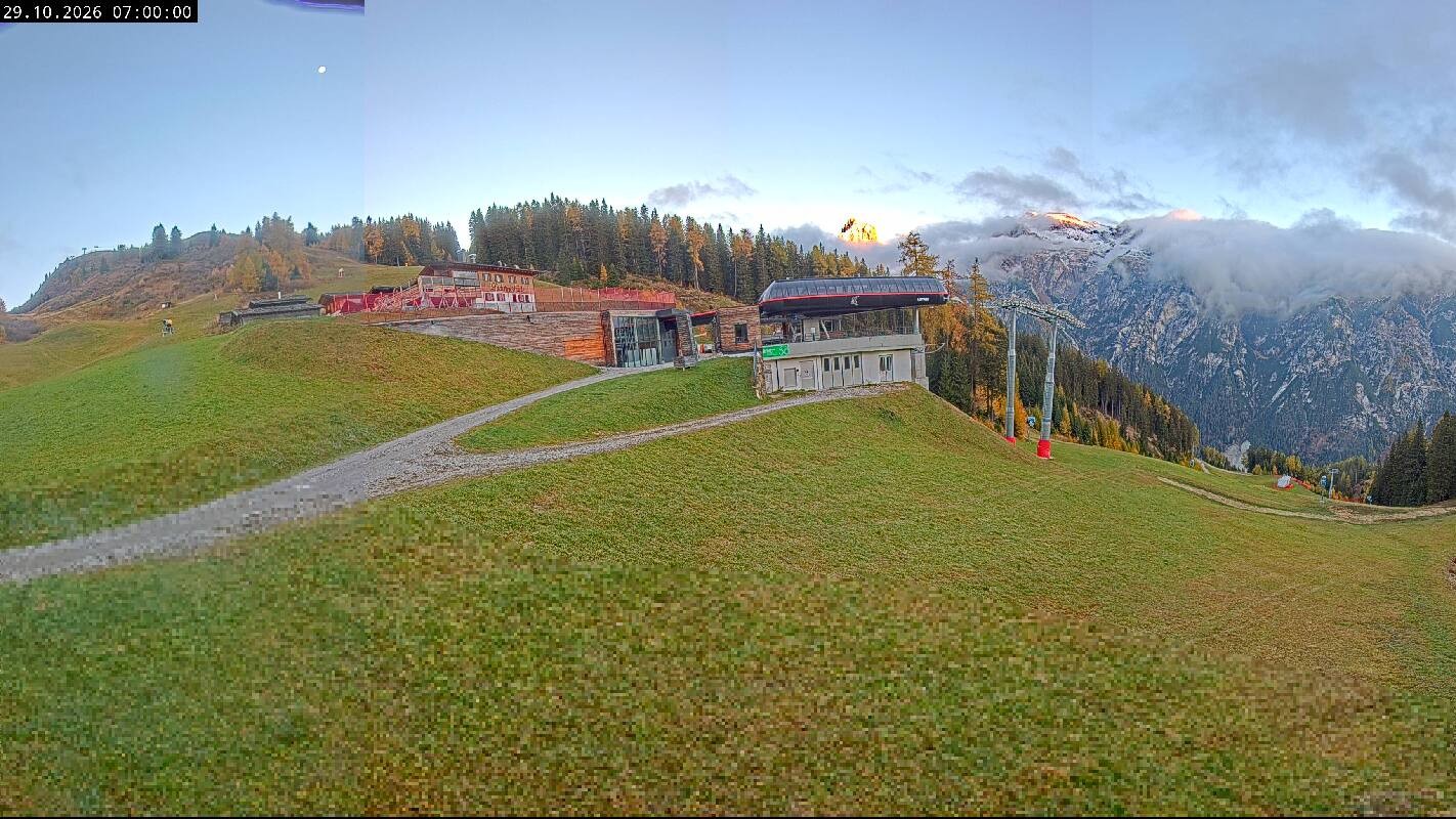 Archiv Foto Webcam Ladurns Gondelbahn Bergstation