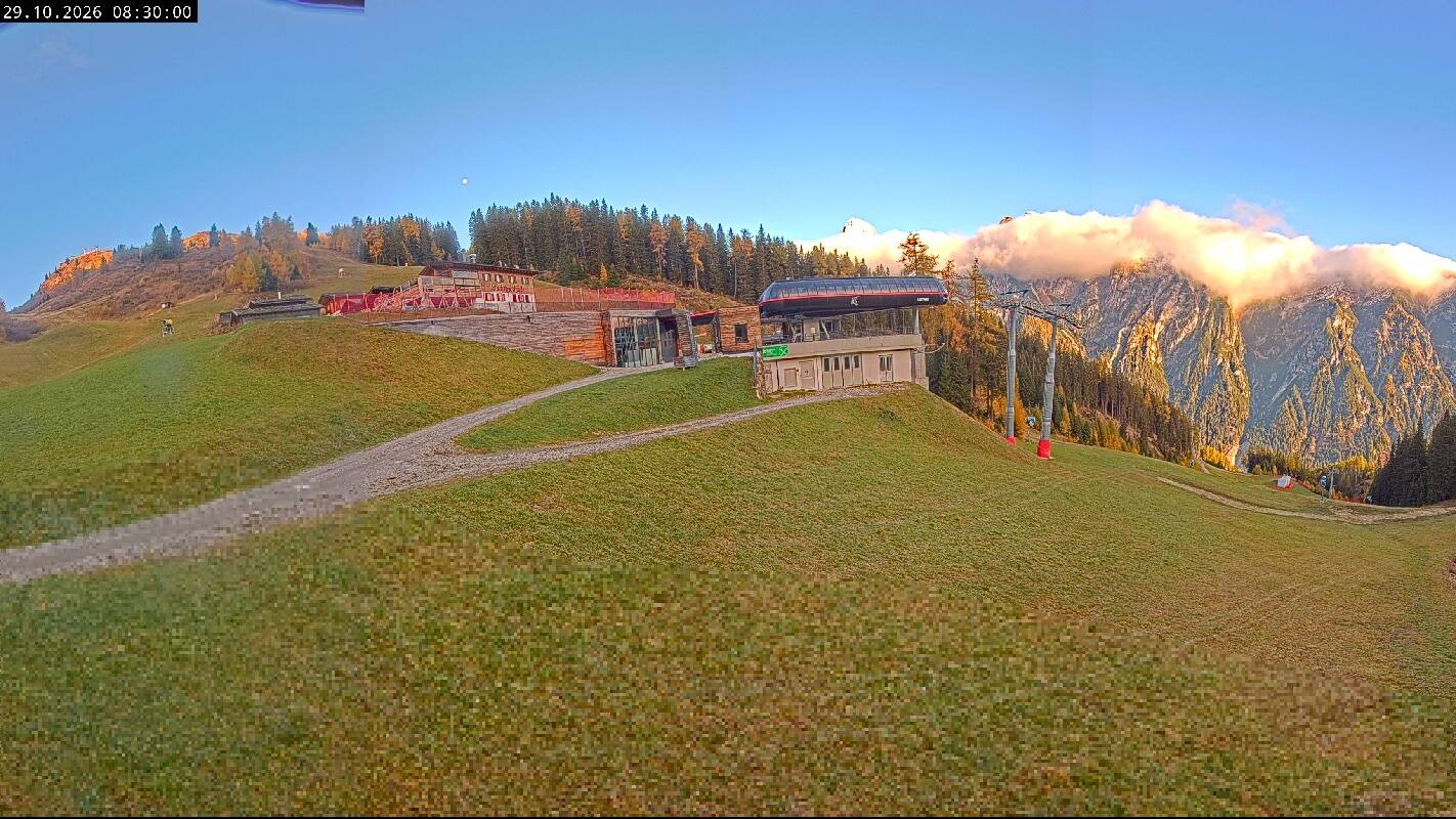 Archiv Foto Webcam Ladurns Gondelbahn Bergstation