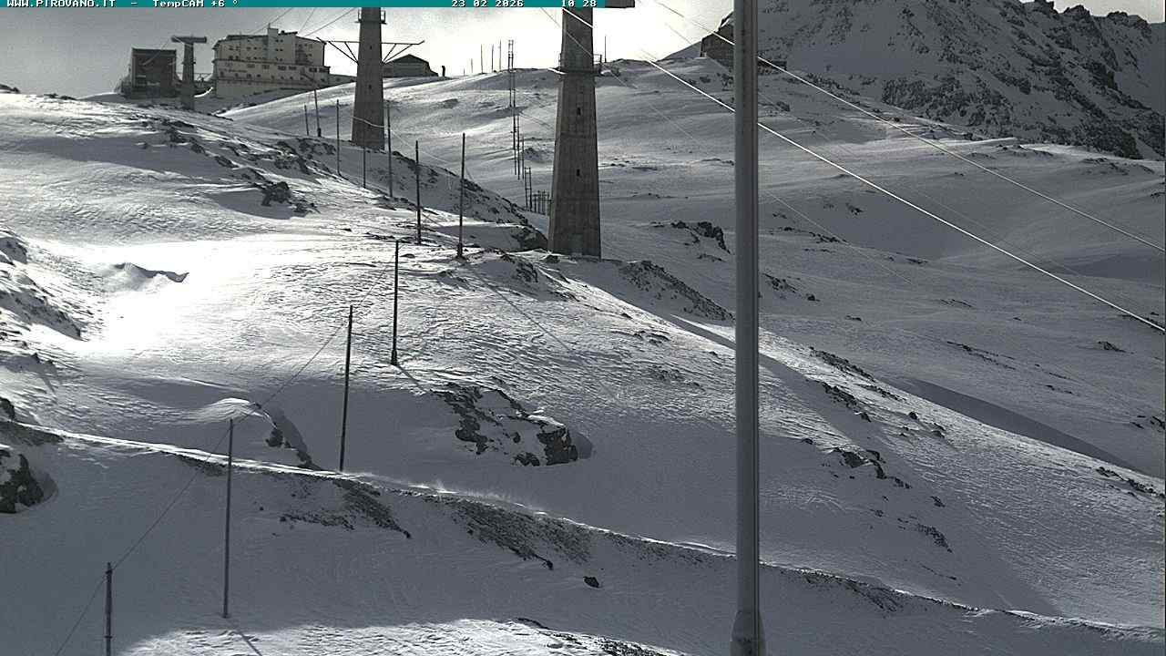 Archiv Foto Webcam Stilfser Joch: Blick auf die Gondel