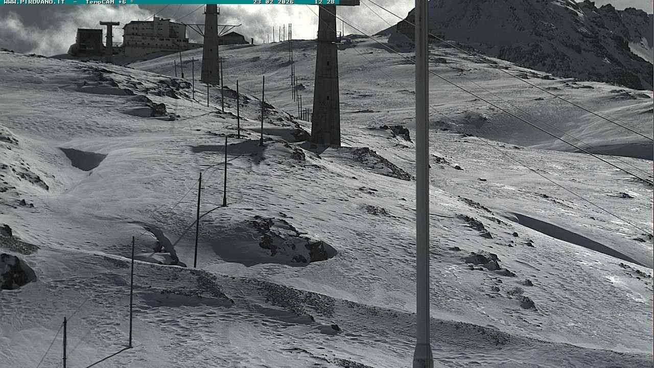 Archiv Foto Webcam Stilfser Joch: Blick auf die Gondel