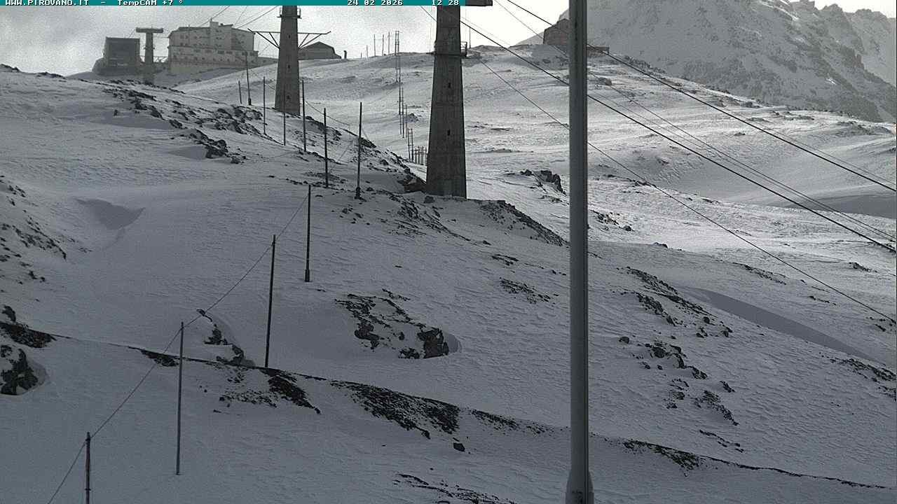 Archiv Foto Webcam Stilfser Joch: Blick auf die Gondel