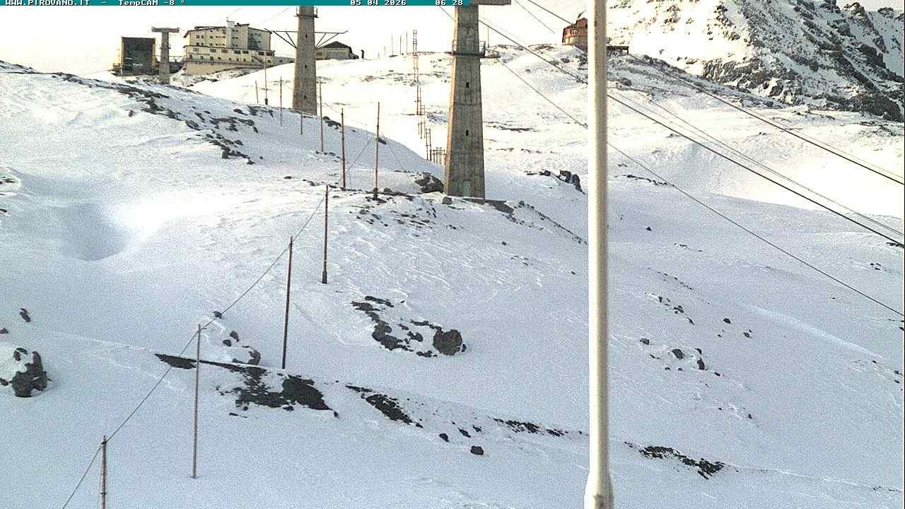 Archiv Foto Webcam Stilfser Joch: Blick auf die Gondel