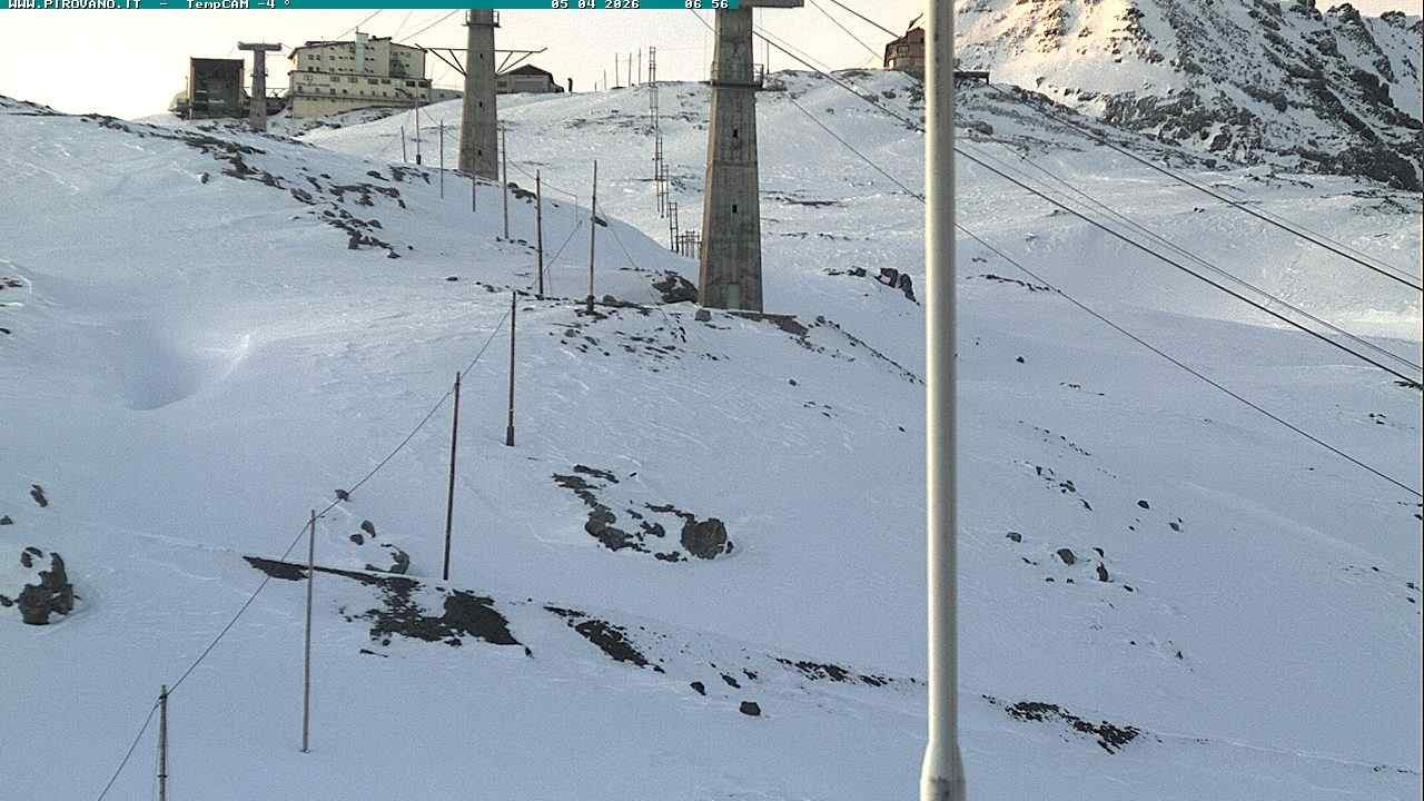 Archiv Foto Webcam Stilfser Joch: Blick auf die Gondel