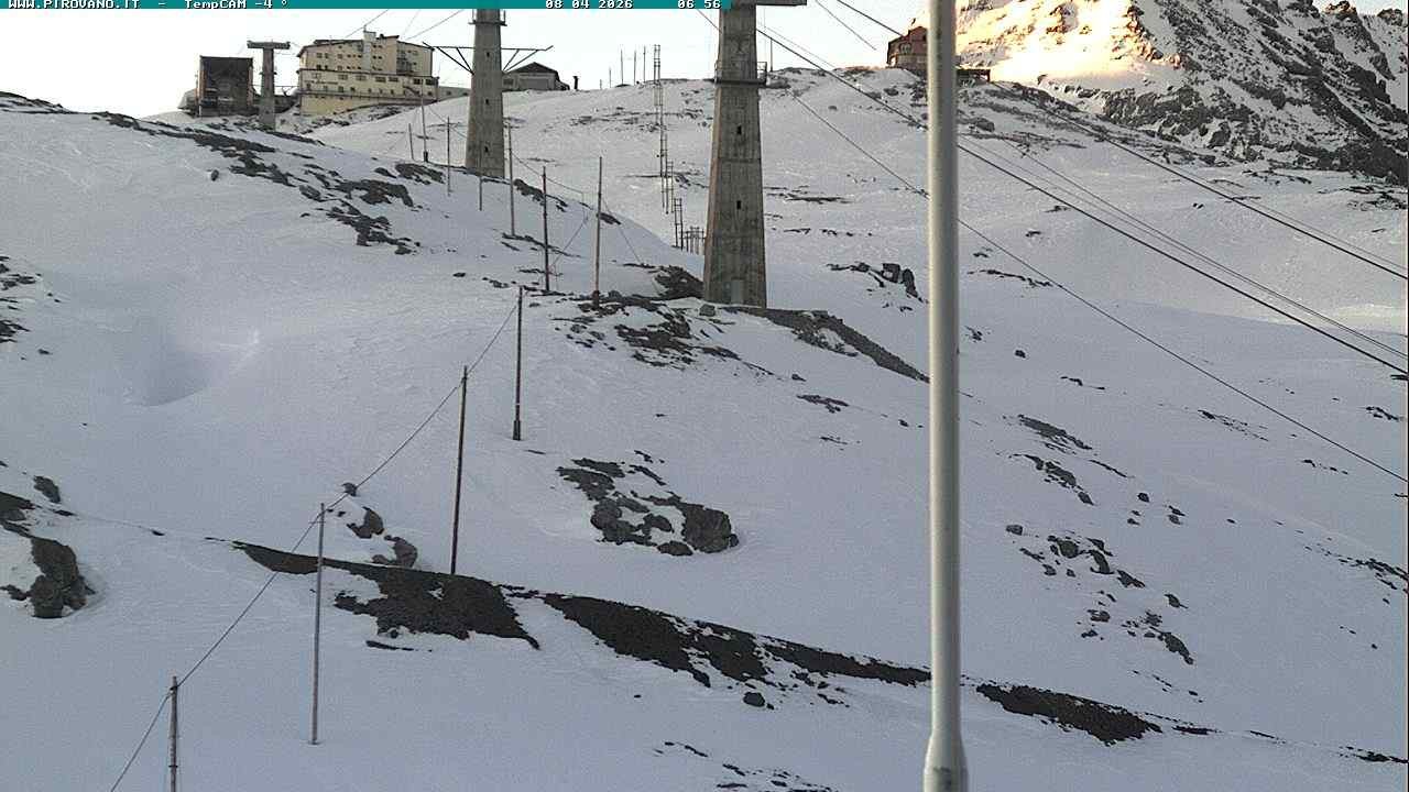 Archiv Foto Webcam Stilfser Joch: Blick auf die Gondel