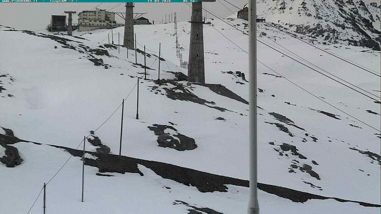 Archiv Foto Webcam Stilfser Joch: Blick auf die Gondel