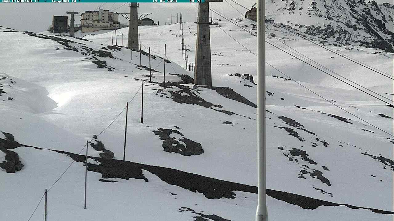 Archiv Foto Webcam Stilfser Joch: Blick auf die Gondel