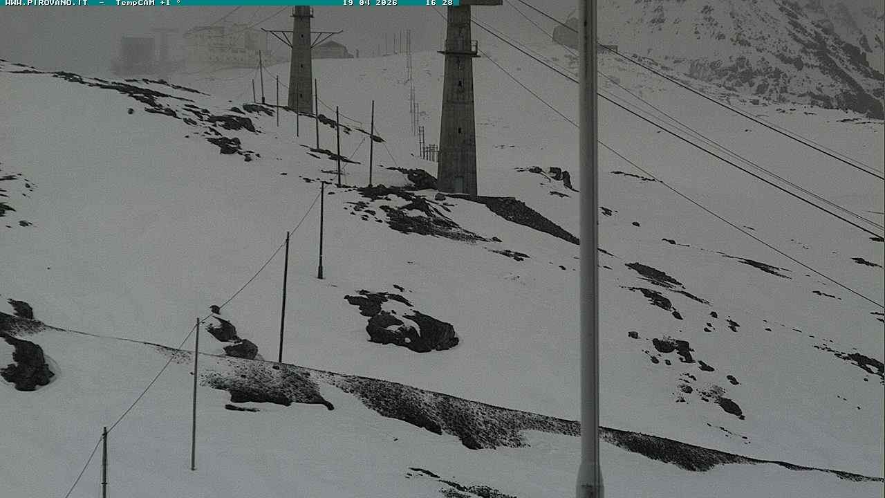 Archiv Foto Webcam Stilfser Joch: Blick auf die Gondel
