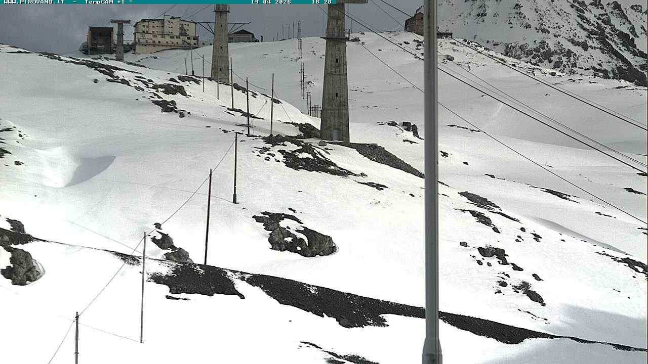 Archiv Foto Webcam Stilfser Joch: Blick auf die Gondel