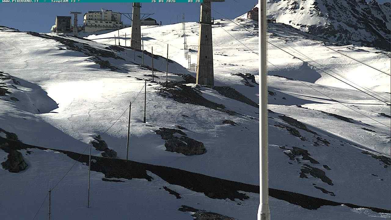 Archiv Foto Webcam Stilfser Joch: Blick auf die Gondel