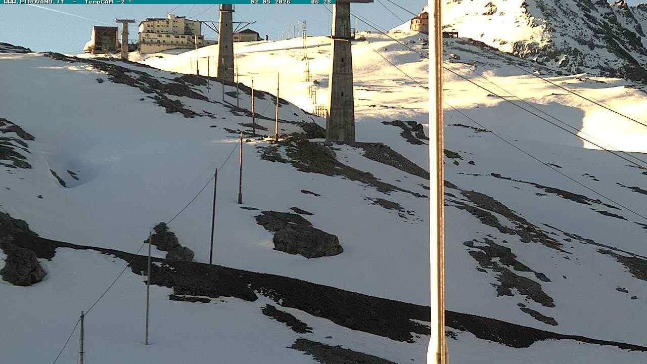 Archiv Foto Webcam Stilfser Joch: Blick auf die Gondel