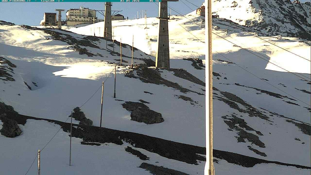 Archiv Foto Webcam Stilfser Joch: Blick auf die Gondel