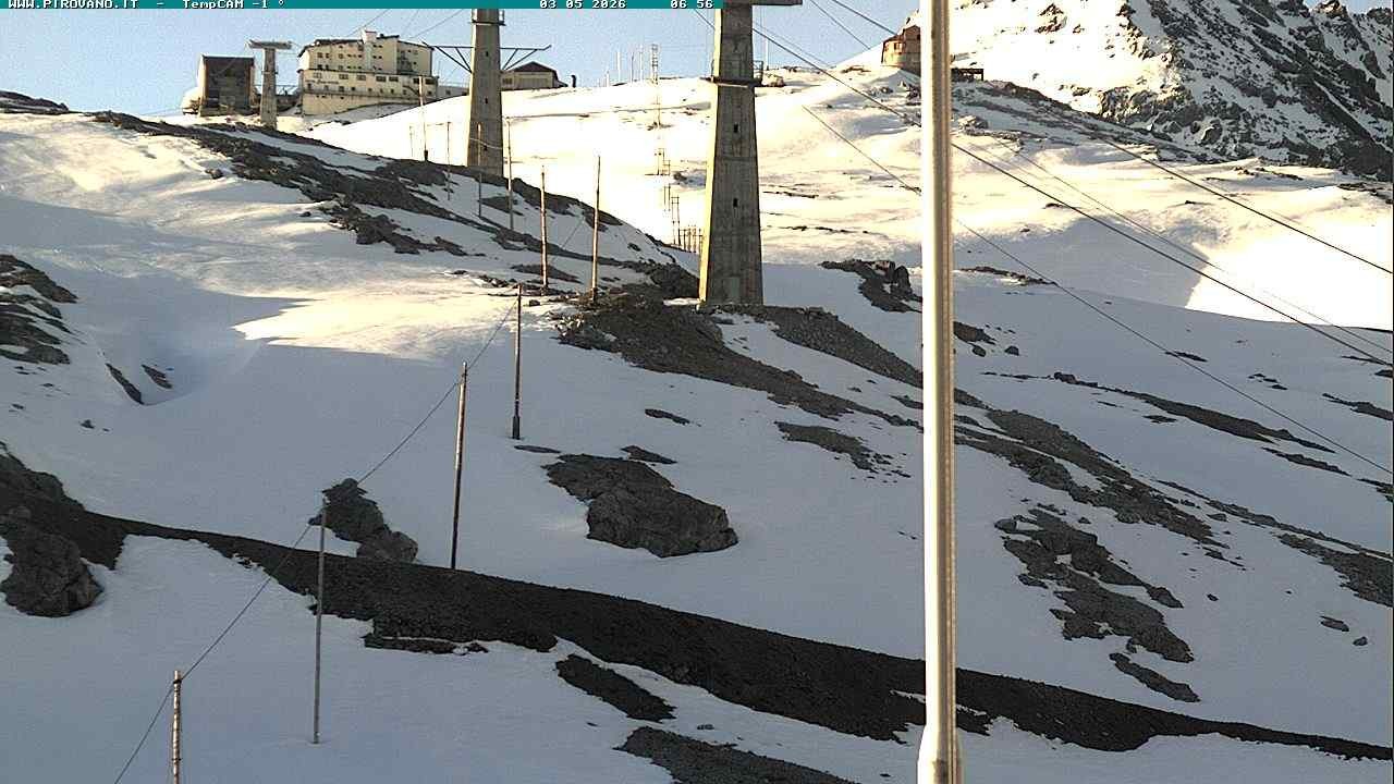 Archiv Foto Webcam Stilfser Joch: Blick auf die Gondel