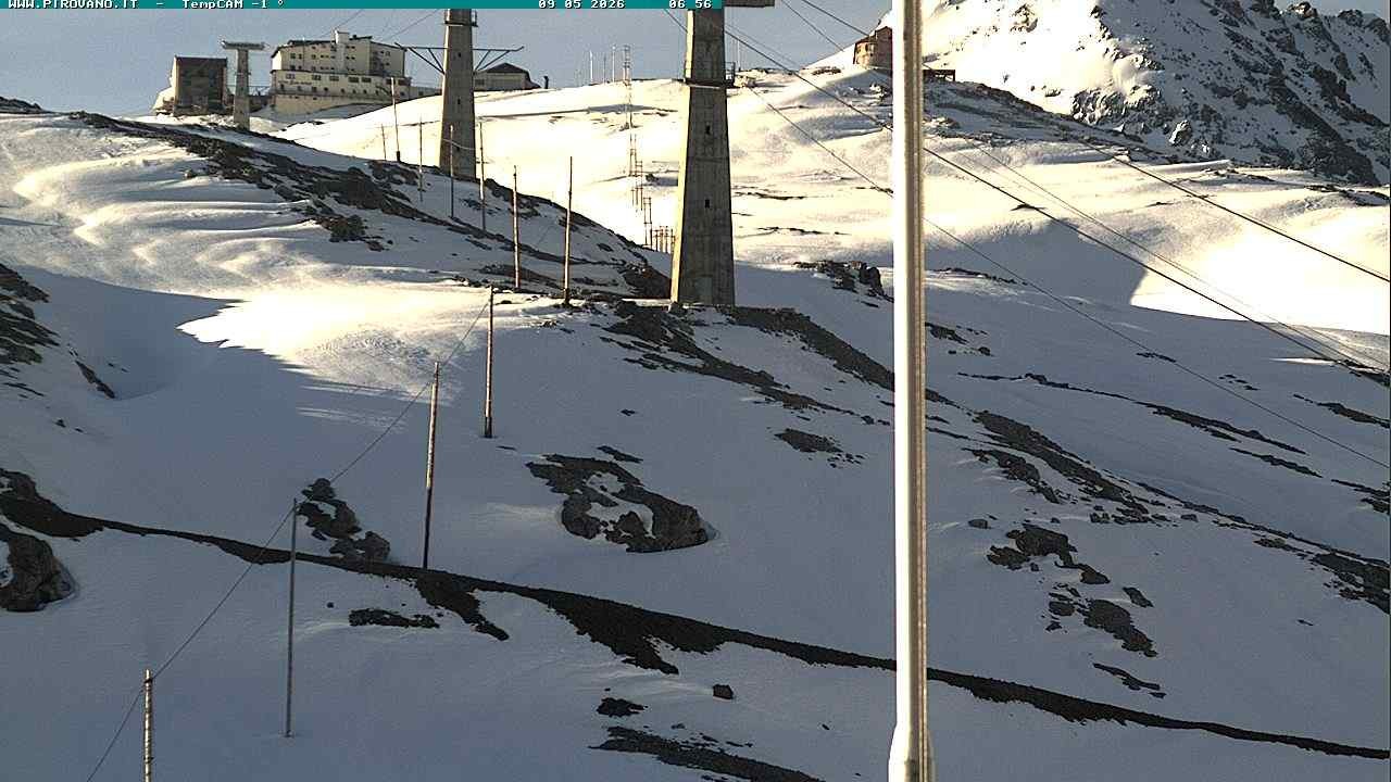 Archiv Foto Webcam Stilfser Joch: Blick auf die Gondel