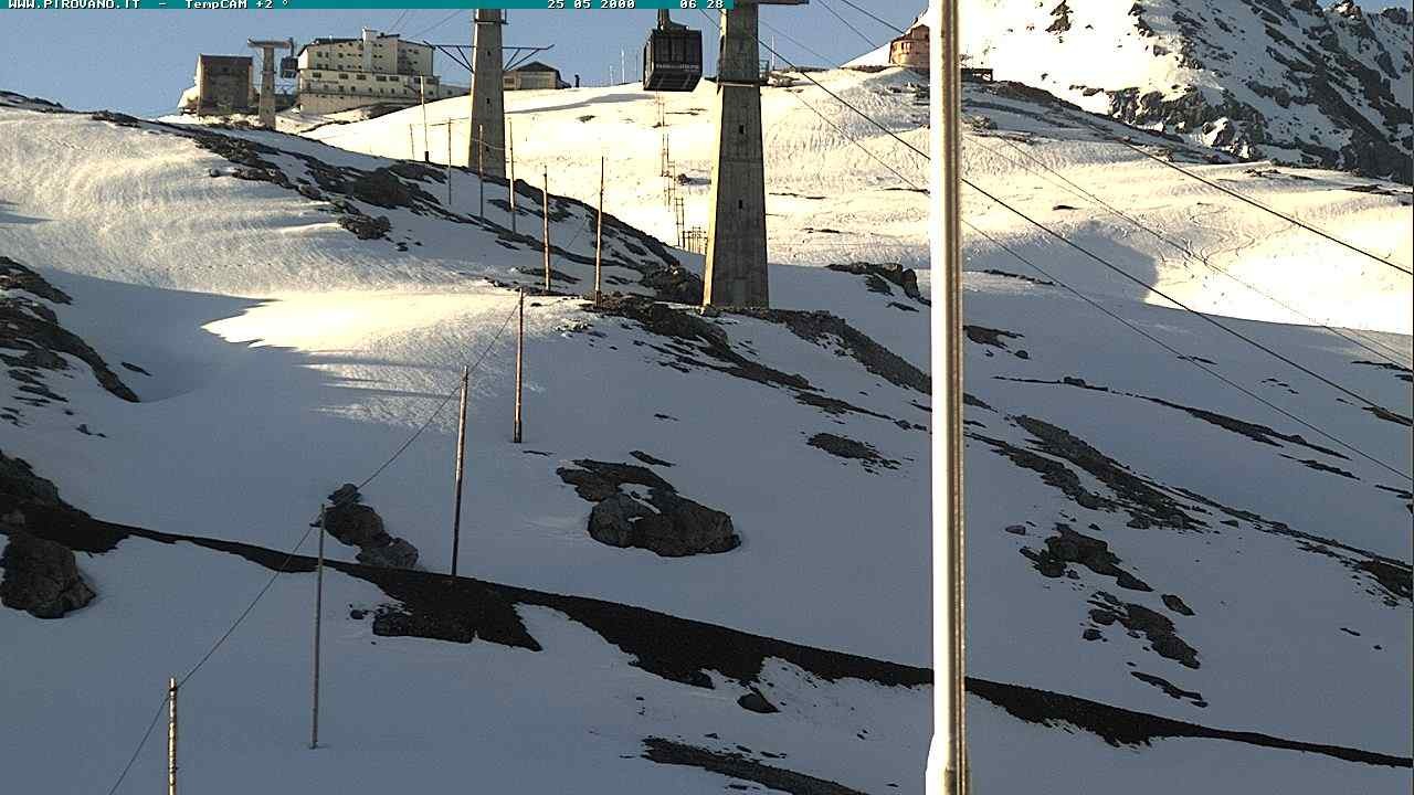 Archiv Foto Webcam Stilfser Joch: Blick auf die Gondel