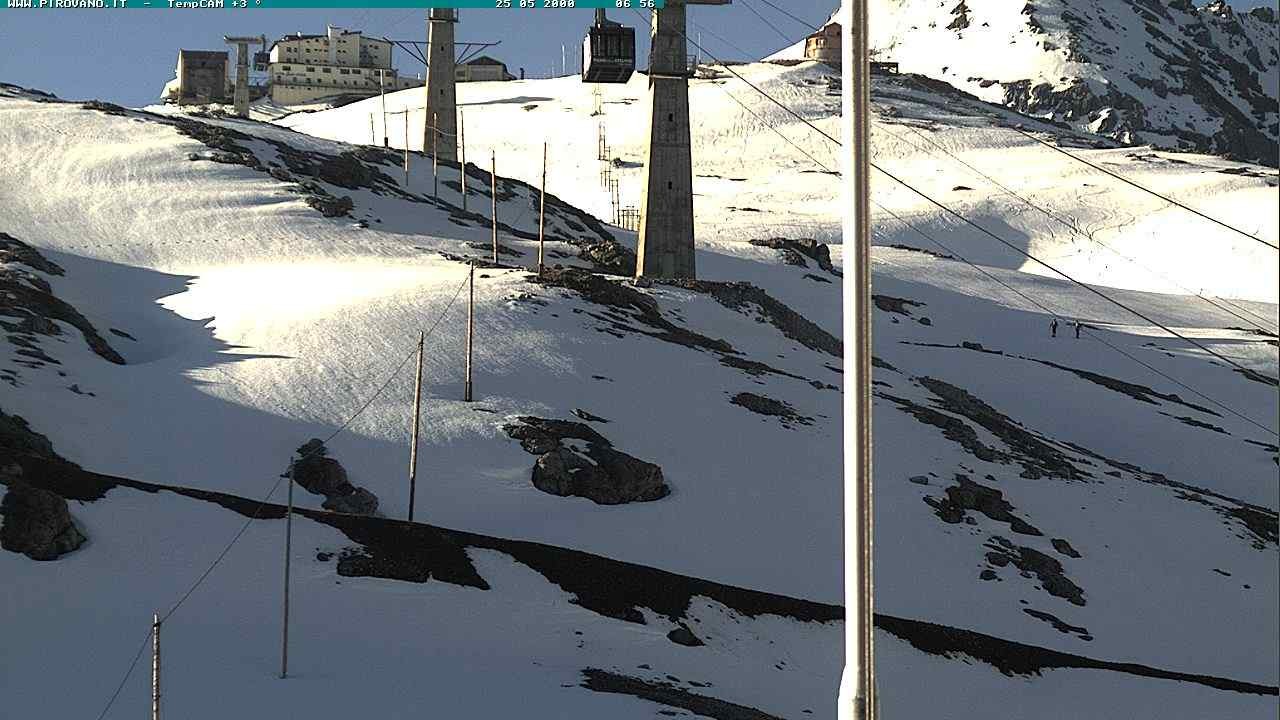 Archiv Foto Webcam Stilfser Joch: Blick auf die Gondel