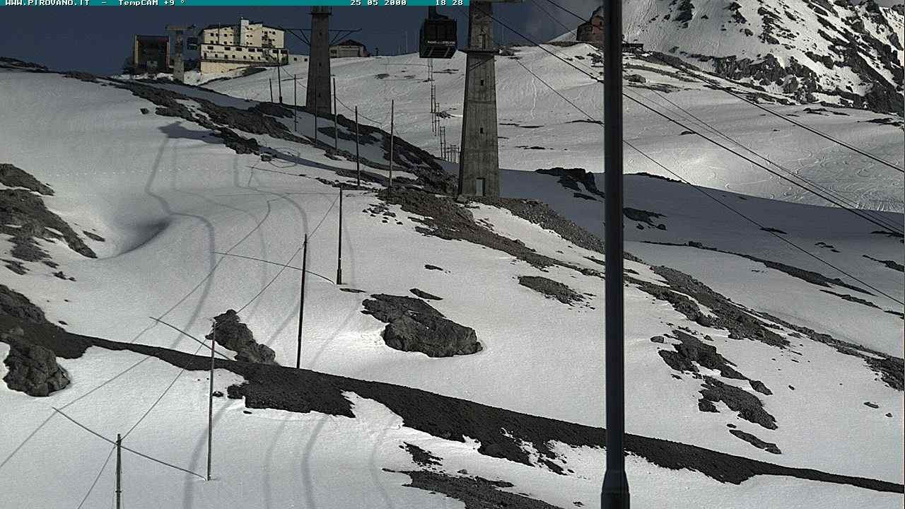 Archiv Foto Webcam Stilfser Joch: Blick auf die Gondel
