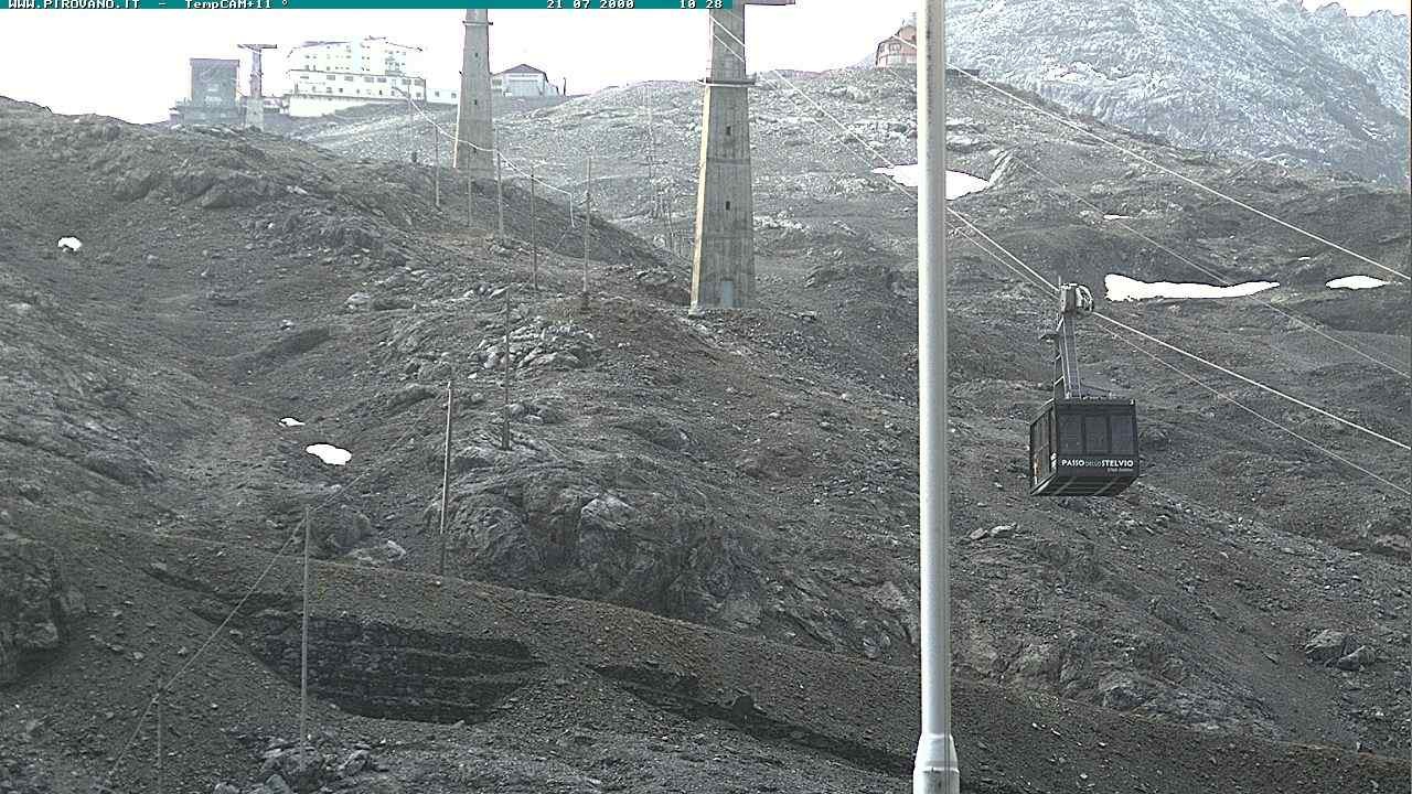 Archived image Webcam Stilfser Joch: View Gondola