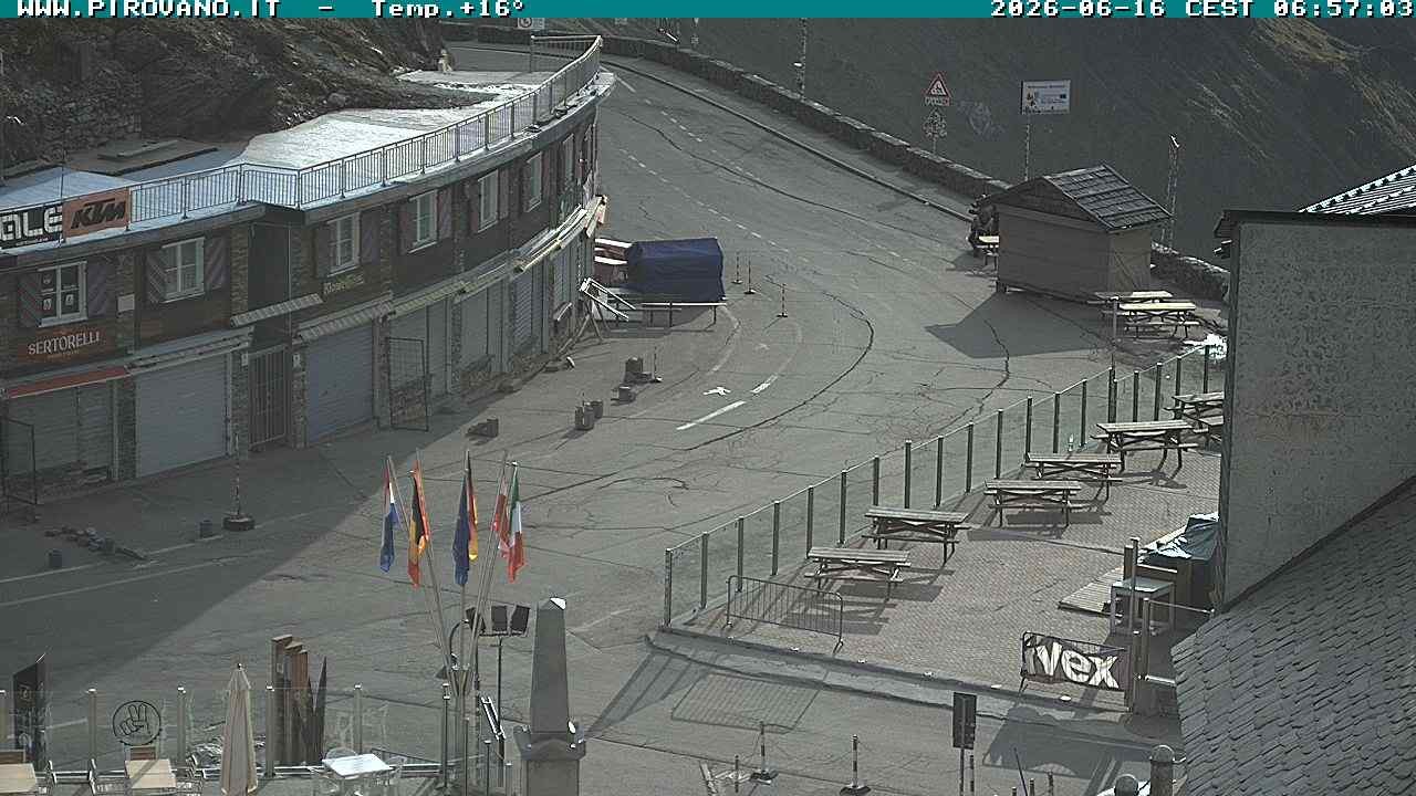 Archiv Foto Webcam Stilfserjoch: Passübergang