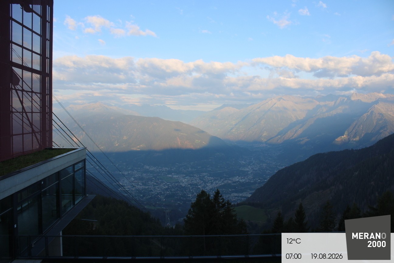 Archiv Foto Webcam Blick auf Meran