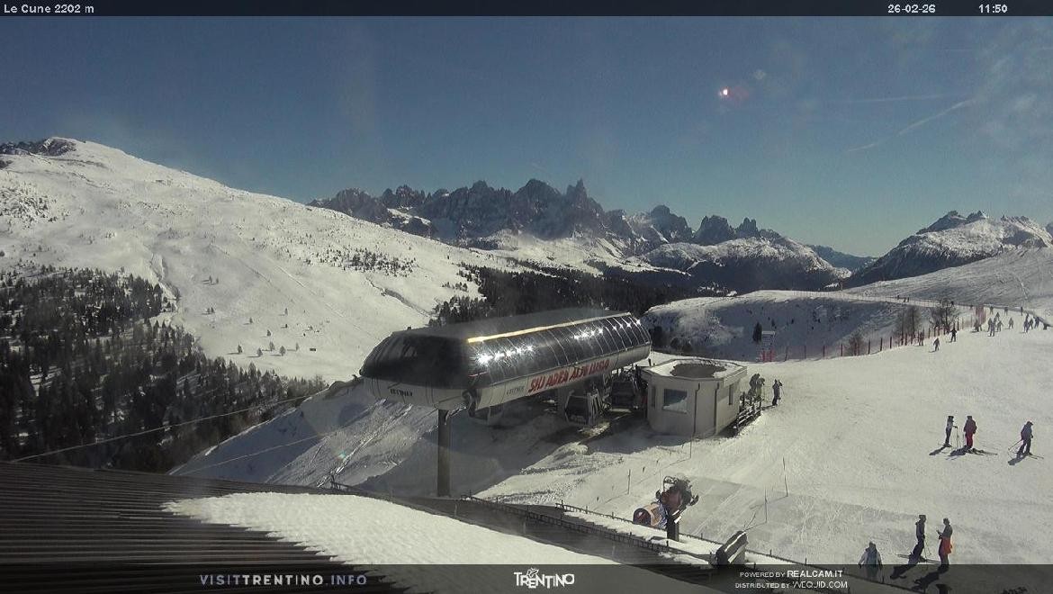 Archived image Webcam mountain station Le Cune, Trentino