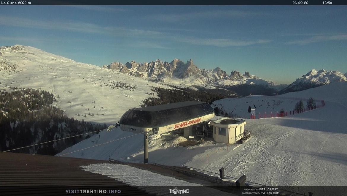 Archived image Webcam mountain station Le Cune, Trentino