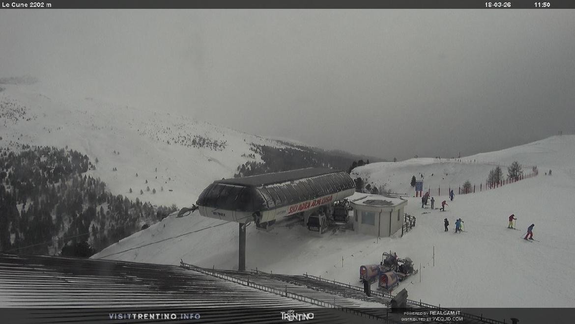 Archived image Webcam mountain station Le Cune, Trentino
