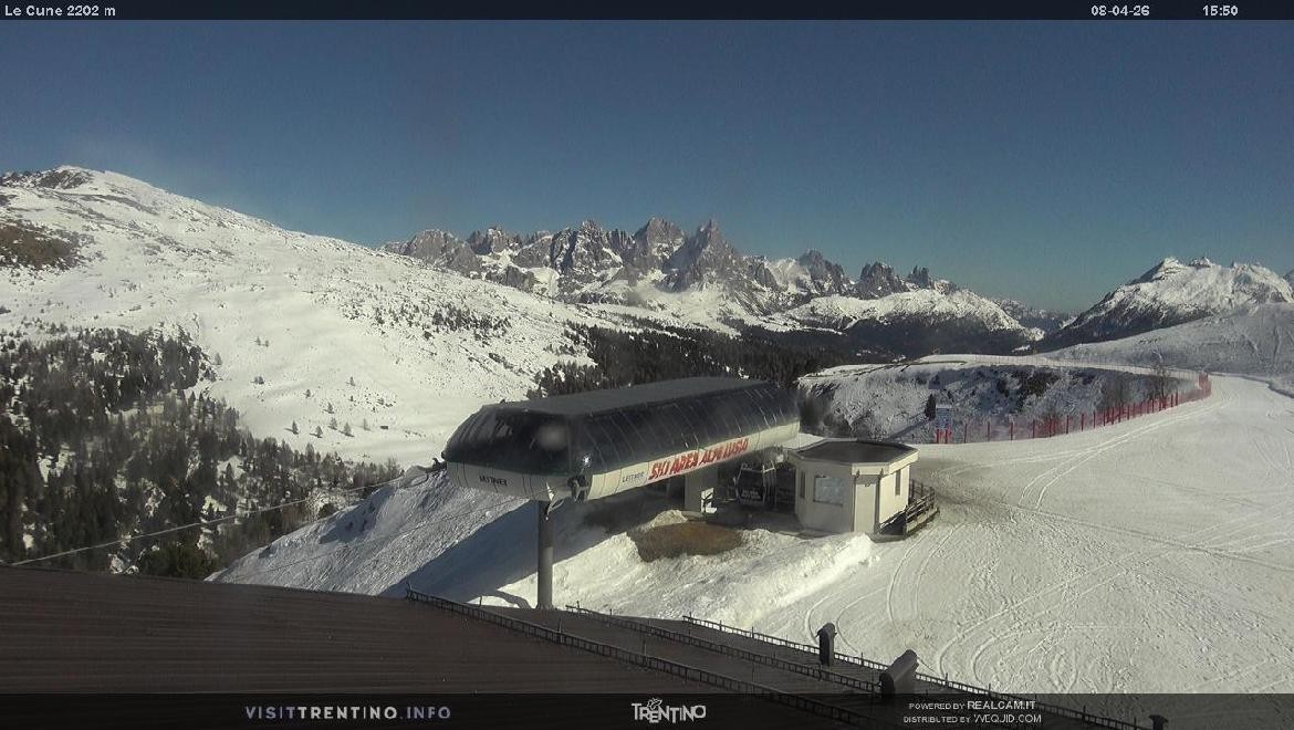 Archived image Webcam mountain station Le Cune, Trentino