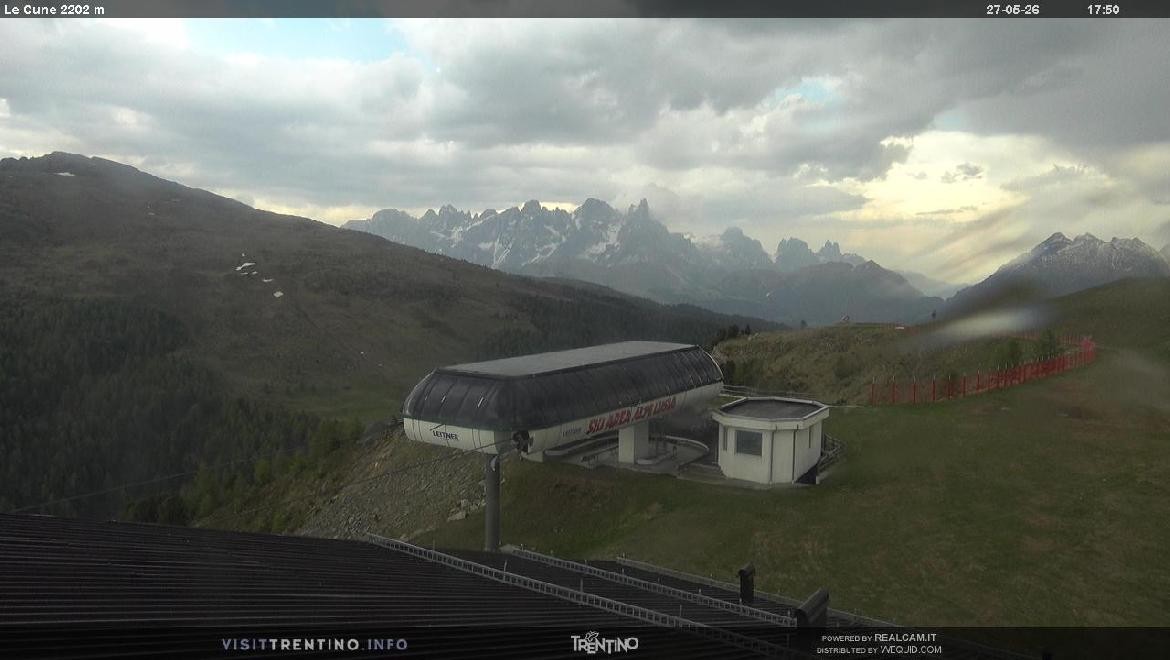 Archived image Webcam mountain station Le Cune, Trentino