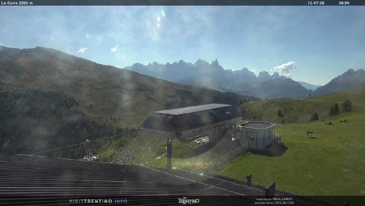 Archived image Webcam mountain station Le Cune, Trentino
