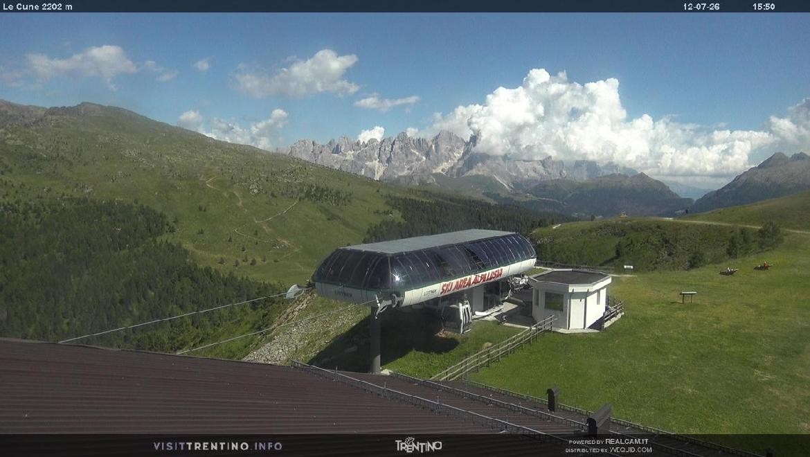 Archived image Webcam mountain station Le Cune, Trentino