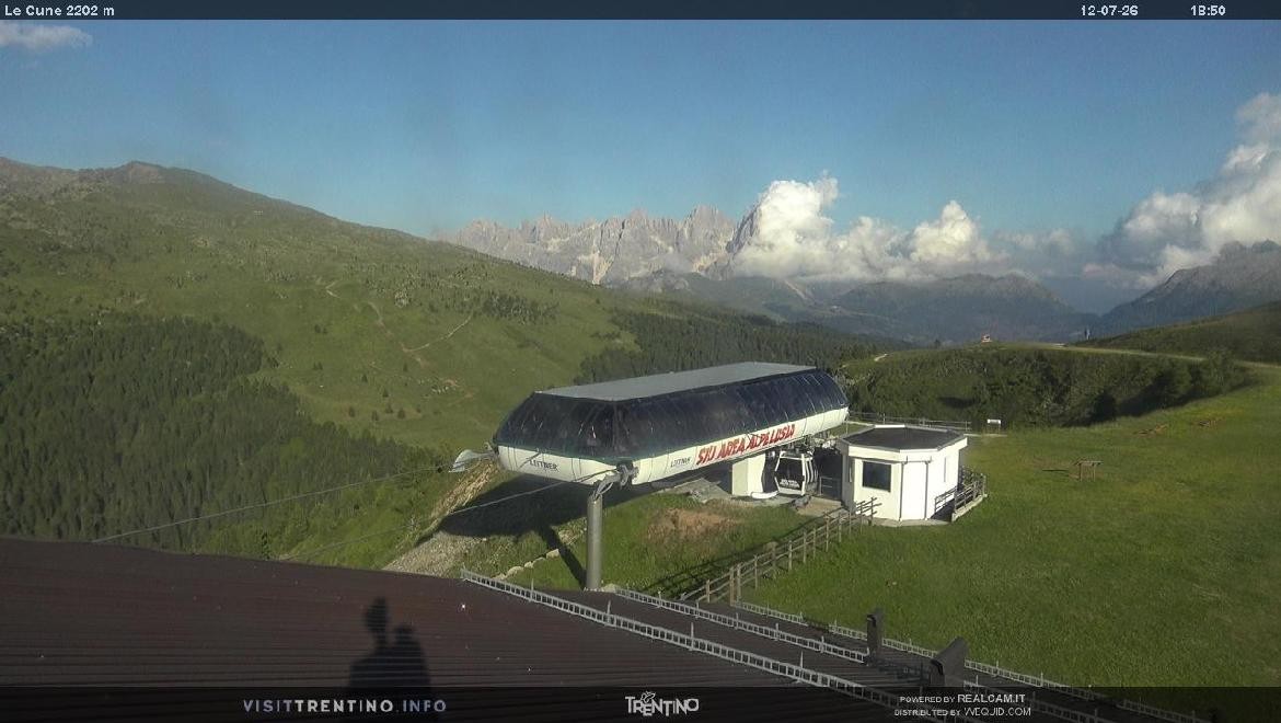 Archived image Webcam mountain station Le Cune, Trentino