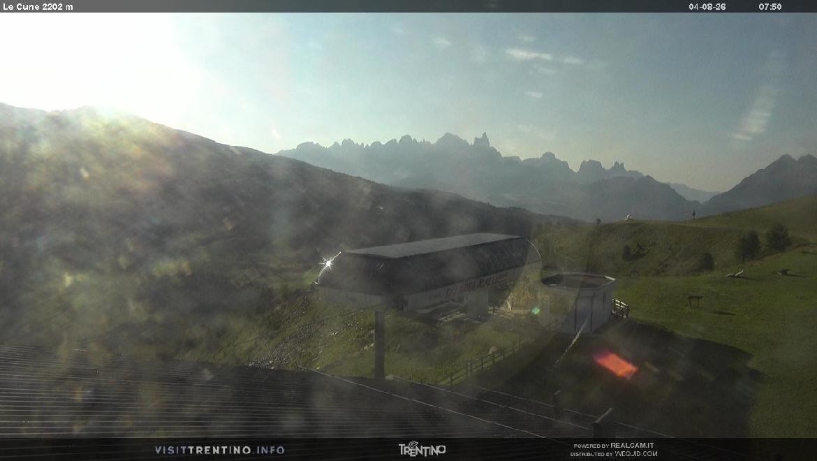 Archived image Webcam mountain station Le Cune, Trentino