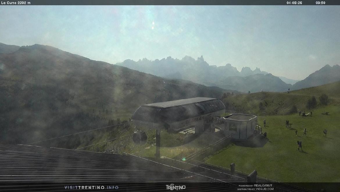 Archived image Webcam mountain station Le Cune, Trentino